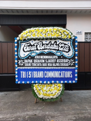 Papan Bunga Duka di Karya Mulia